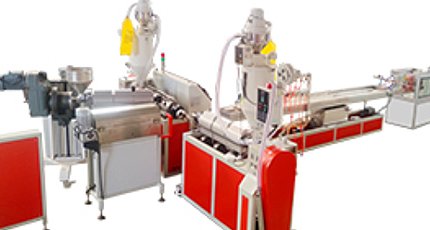 Линия по производству дверных уплотнений для ванных комнат Qingdao Zhenxiong Machinery была доставлена ​​бесперебойно и успешно!