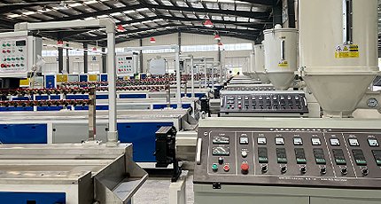 Горячо отмечаем завершение заказчиком монтажа и ввод в эксплуатацию пятнадцати линий по производству древесно-пластикового сырья.