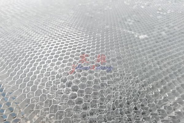 Оборудование из алюминиево-пластиковых сотовых панелей