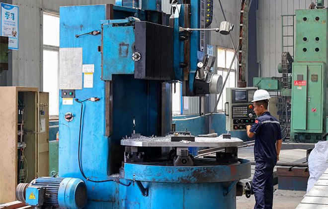 Вертикальный токарный станок с ЧПУ 1600