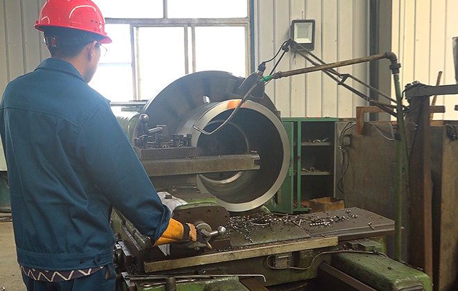 Обычный токарный станок