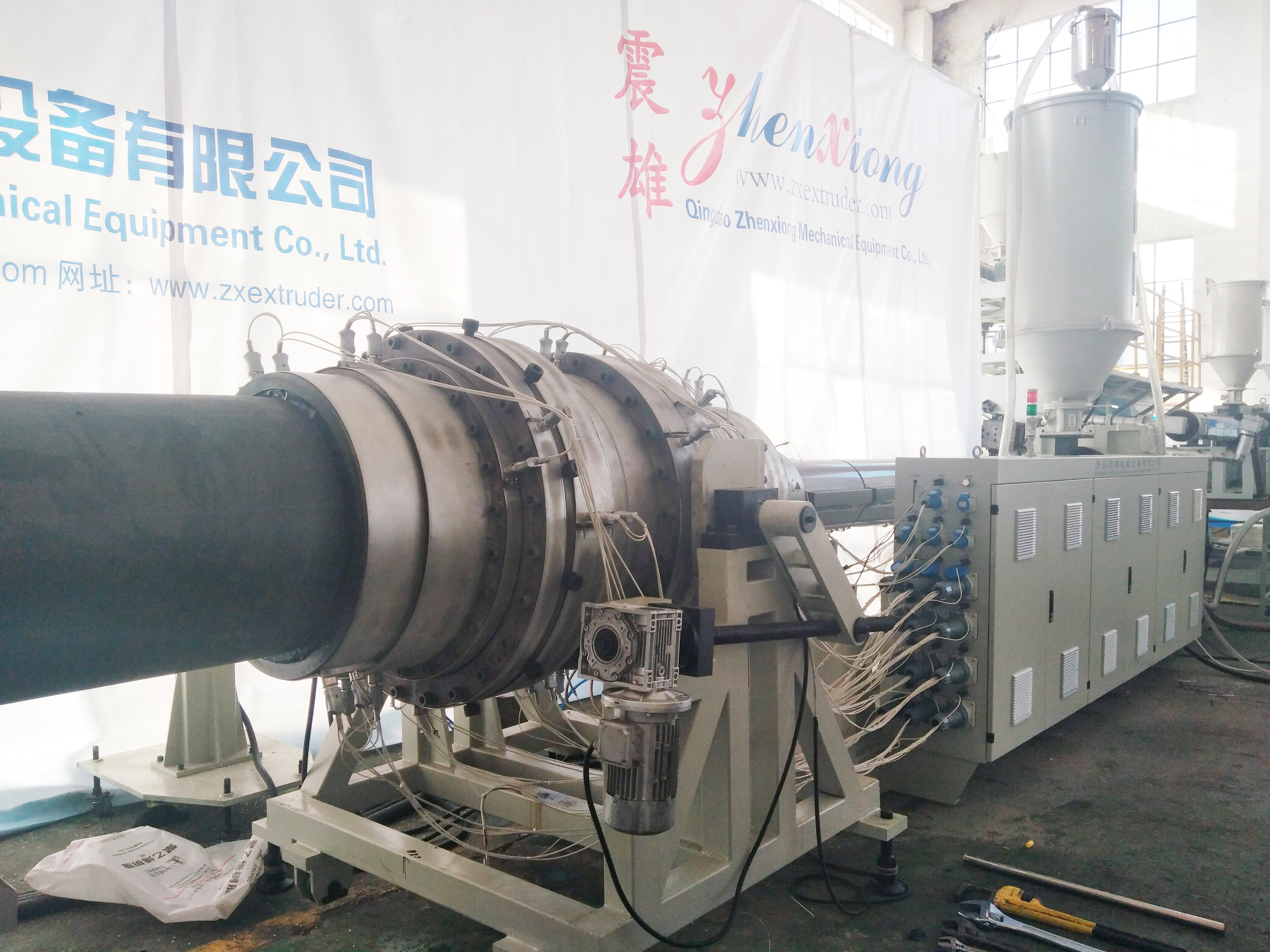 HDPE大口径管道设备